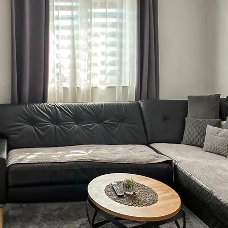 2 Bedroom Amazing In Appartamento *
