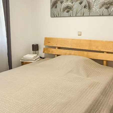 2 Bedroom Amazing In Appartamento