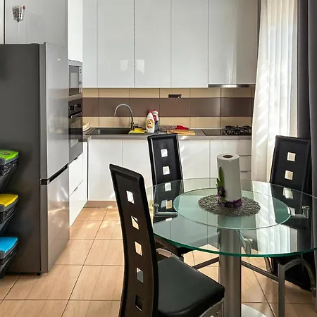 2 Bedroom Amazing In Viskovo